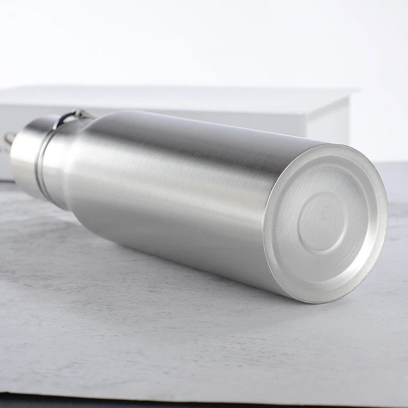 Bouteille d'eau de sport en acier inoxydable.